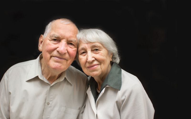 Para seniorów w domu opieki – wspólne spędzanie czasu